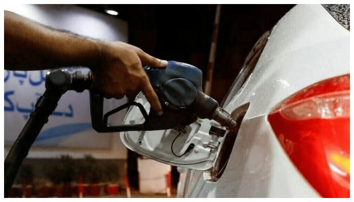 پاکستان میں پیٹرولیم لیوی میں اضافہ، عالمی منڈی میں کمی کے باوجود صارفین کو ریلیف نہ مل سکا