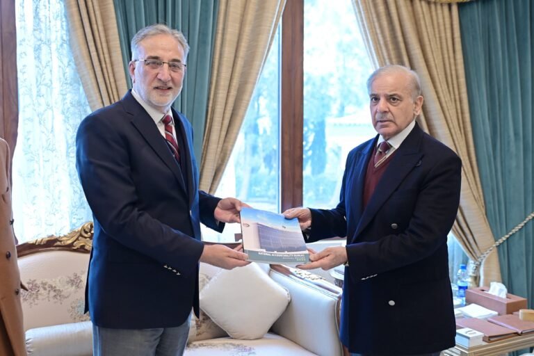 وزیراعظم سے چیئرمین نیب کی ملاقات، 6.213 ٹریلین روپے کی ریکارڈ ریکوری