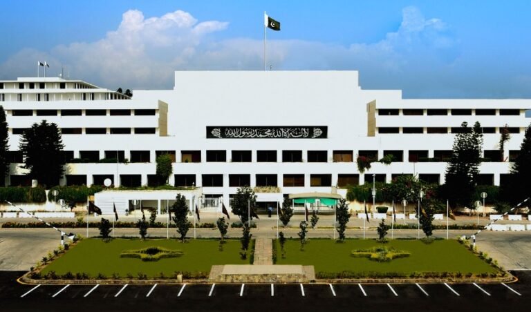 ایس این جی پی ایل کا کروڑوں روپے کی گیس پائپ لائن چوری کا انکشاف، ایف آئی اے نے 9 ملزمان کے خلاف چالان جمع کرا دیا