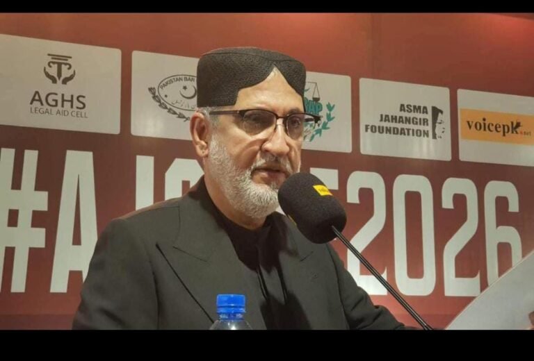 پاکستان: بی این پی (مینگل) کے صدر سردار اختر جان مینگل کا ایک ٹویٹ پر 17 سال قید کی سزا پر شدید ردعمل، ‘انصاف کے نظام میں دوہرا معیار’ پر تنقید