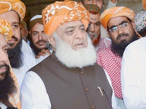 ’مجھے کہا جاتا ہے آپ شریف آدمی ہیں، سیاست کیوں کر رہے ہیں‘، مولانا فضل الرحمن