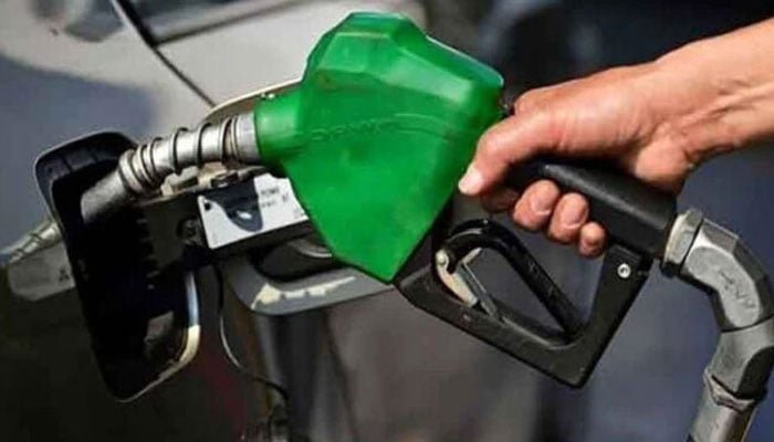خطے میں پیٹرولیم مصنوعات کی قیمتیں سب سے زیادہ پاکستان میں ریکارڈ