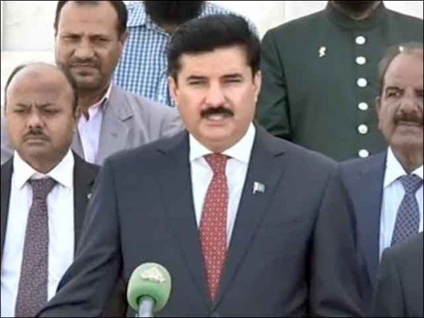پی ٹی آئی والے کہتے ہیں جتنی دیر عمران خان جیل میں رہیں گے اتنا ان کے مزے ہیں، گورنر خیبر پختونخوا