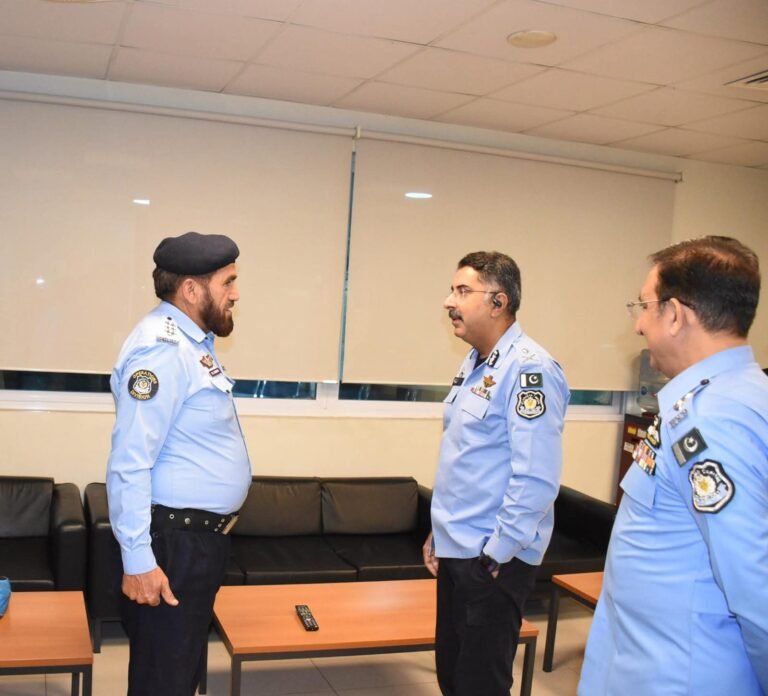 اسلام آباد پولیس اپنے افسران اور شہریوں کے مسائل کے حل کے لیے پرعزم 52 IMG 20260413 WA1567