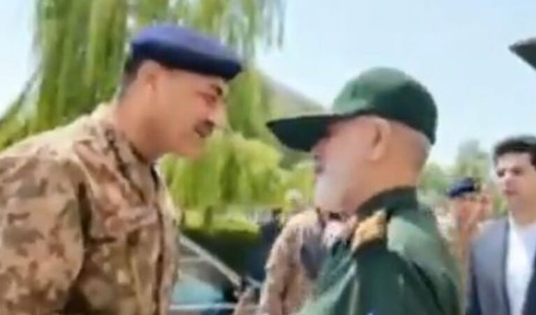 فیلڈ مارشل سید عاصم منیر کی خاتم الانبیا سینٹرل ہیڈکوارٹرز کے کمانڈر لیفٹیننٹ جنرل عبدالحئی سے اہم ملاقات