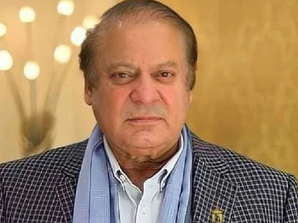"کیا کے پی میں لوگوں کو مفت تعلیم، اچھے ہسپتال اور ٹرانسپورٹ میسر ہے؟” — نواز شریف