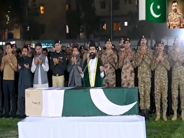لیفٹیننٹ کرنل خالد حسین شہید کی نماز جنازہ ادا، وزیراعظم اور فیلڈ مارشل سمیت اعلیٰ قیادت شریک 76 IMG 20260506 WA2000