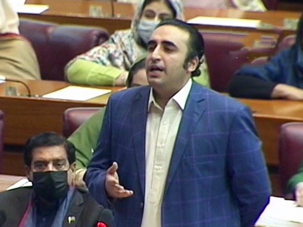 "وزیراعظم اپنے وزراء کو لگام دیں ورنہ مشکلات بڑھیں گی” — بلاول کا واضح انتباہ
