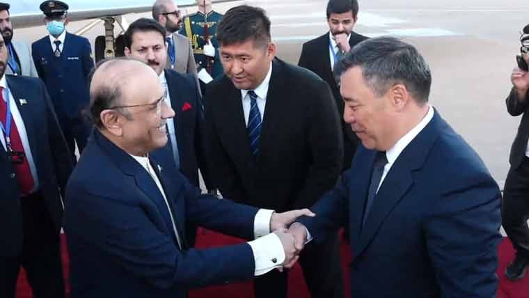 صدر مملکت آصف علی زرداری کرغزستان پہنچ گئے، ایئرپورٹ پر شاندار استقبال 58 IMG 20260706 WA26781