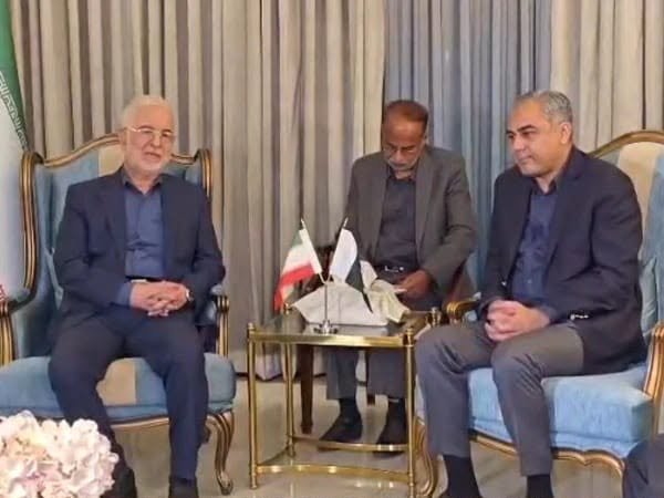 ایرانی وزیر داخلہ اسکندر مومنی اعلیٰ سطح کے وفد کے ہمراہ دو طرفہ تعلقات اور علاقائی صورتحال پر بات چیت کے لیے پاکستان پہنچ گئے