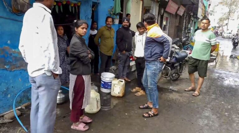 پانی کے 26 نمونے آلودہ پائے گئے، اموات کے سلسلے میں این آیچ آر سی  نے نوٹس جاری کیا