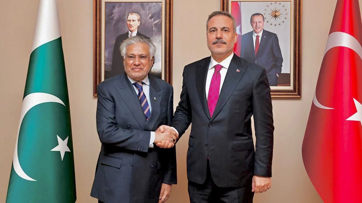 Ishaq Dar Hakan Fidan