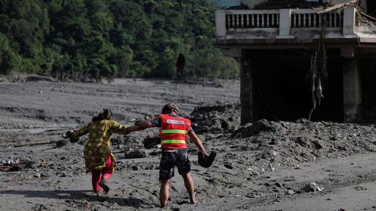 Lake overflows on Nepal-China border sparking panic