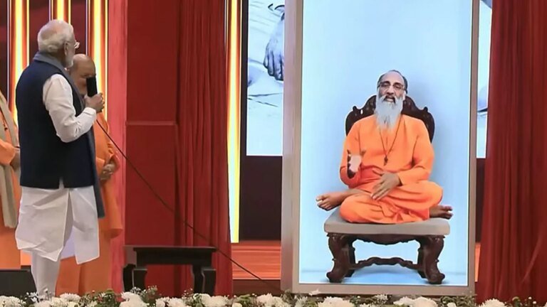 Modi meets AI hologram of Guru who died 33 years ago, internet says ‘India is doomed’