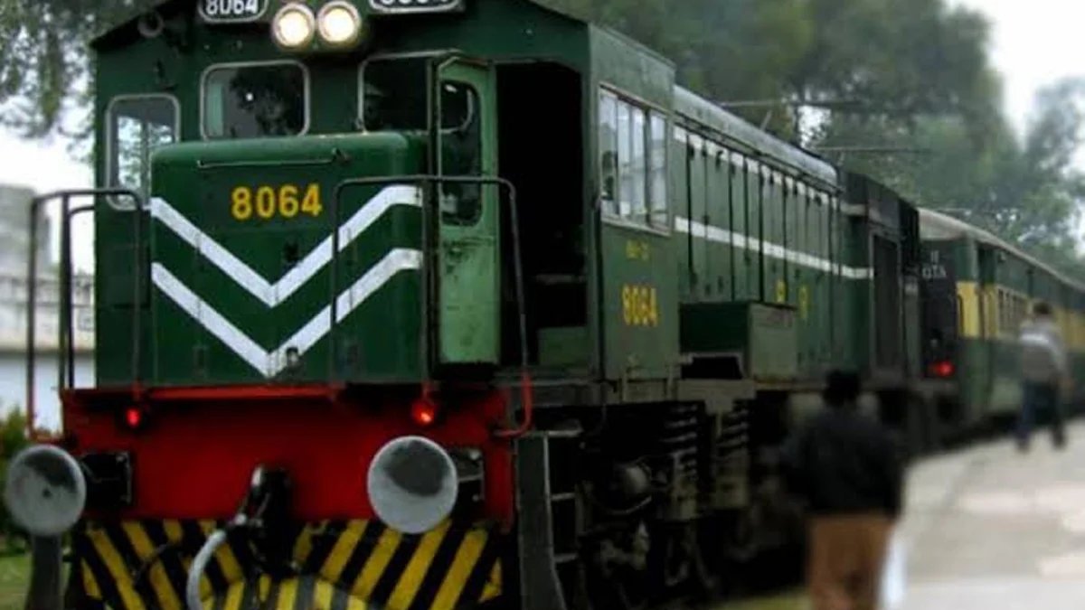 Pakistan Railways announces 50 travel discount for THESE passengers.jpg