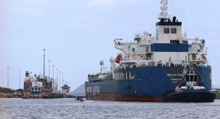 Tanker pays record $5.3m to transit Panama Canal: administrator