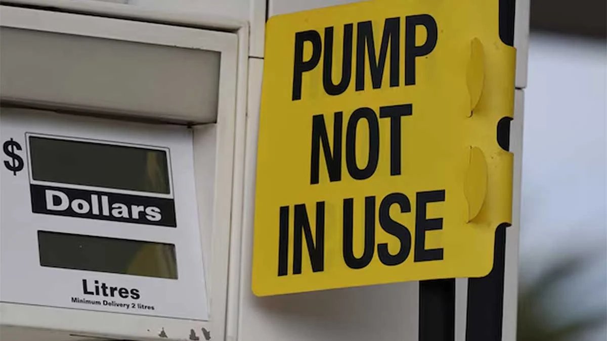 Pump petrol gasoline US