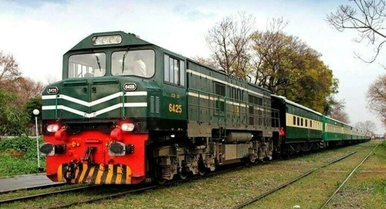 Over 22,000 posts lie vacant in Pakistan Railways, crippling operations