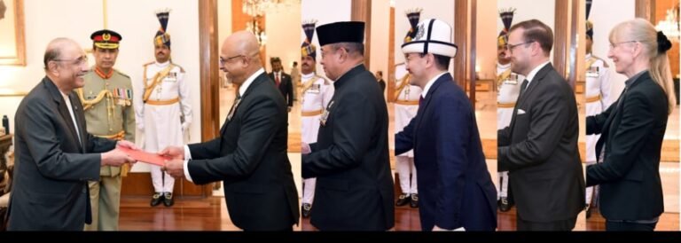 پانچ ممالک کے سفیروں نے صدر آصف علی زرداری کو اسنادِ اعتماد پیش کر دیں