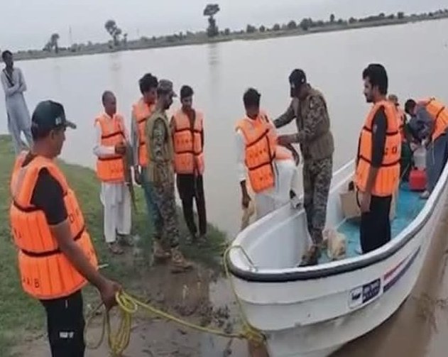 <br>پنجاب رینجرز کا سیلاب متاثرین کے لیے ریسکیو آپریشن، درجنوں افراد محفوظ مقامات پر منتقل 1 Screenshot 20250825 122938 1