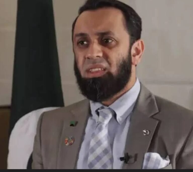 وزیراعظم کے معاونِ خصوصی عطاء تارڑ نے کہا ہے کہ افغانستان سے ہونے والی دہشتگردی روکنے کی ذمہ داری افغانستان پر عائد ہوتی ہے