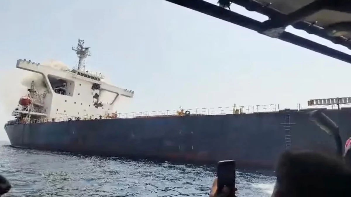 Ships Iran war Strait of Hormuz