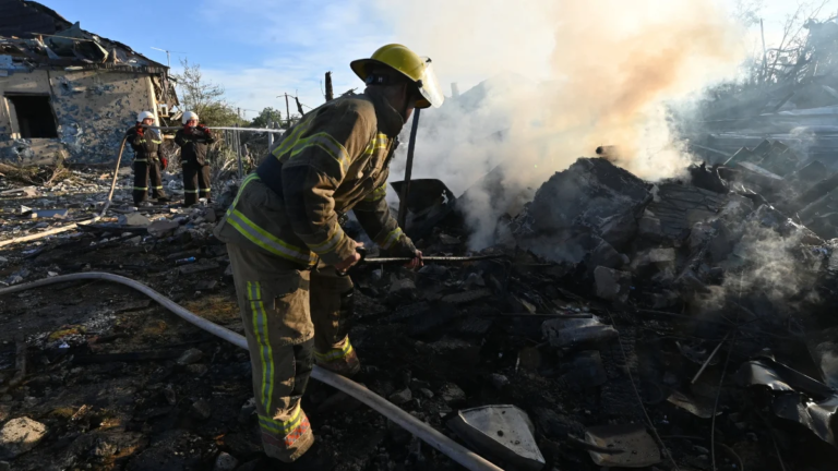 Russia warns diplomats to leave Kyiv over new strikes threat