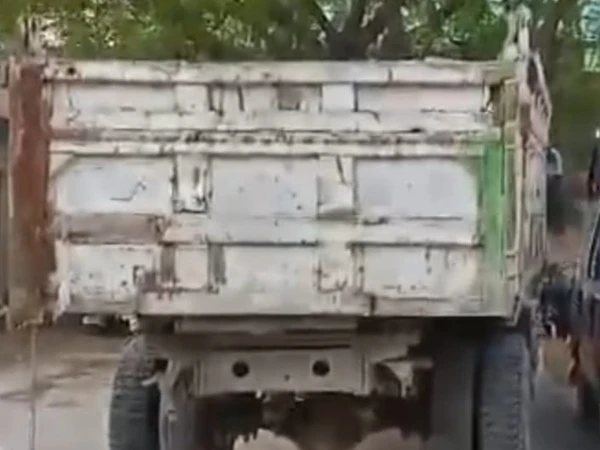 کراچی میں ہیوی ٹریفک گردی، عید کے پہلے روز ٹرک نے موٹرسائیکل سوار 2 نوجوانوں کو کچل دیا 56 accident11774119238 0