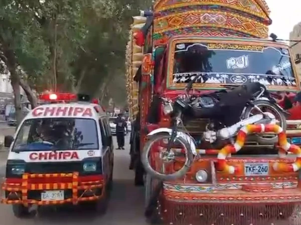 کراچی میں ہیوی ٹریفک کے دو حادثات میں مزید 2 شہری جاں بحق