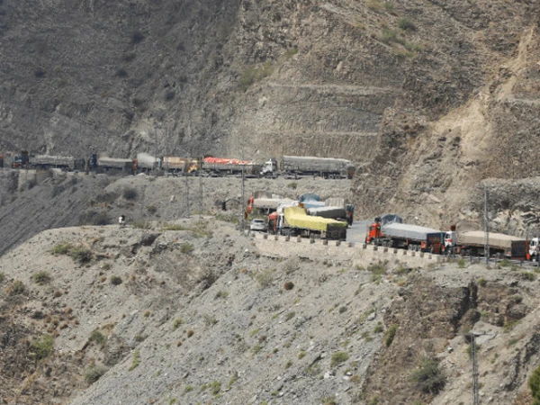 سیاسی کشیدگی، افغان ٹریڈ ہول سیل ڈیلرز کے کروڑوں ڈوب گئے