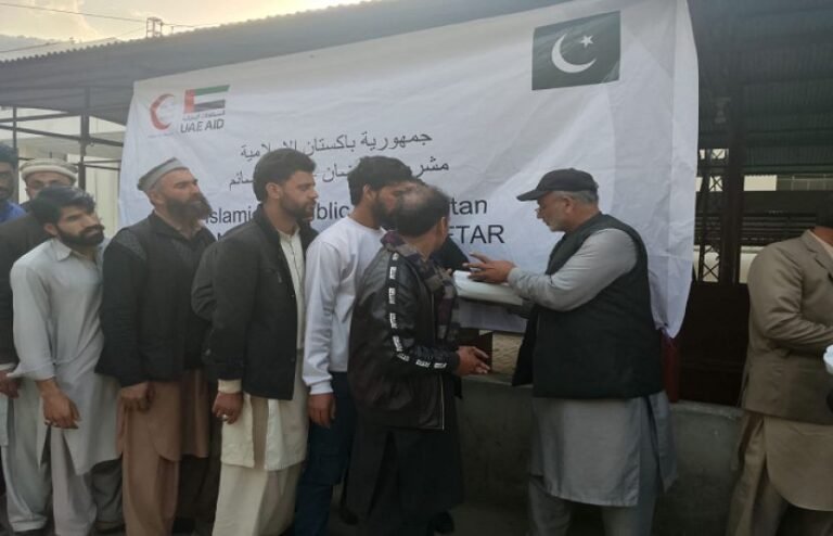 متحدہ عرب امارات کے سفارت خانہ کی جانب سے رمضان کے مقدس مہینے میں کھجوریں تقسیم کی گئیں