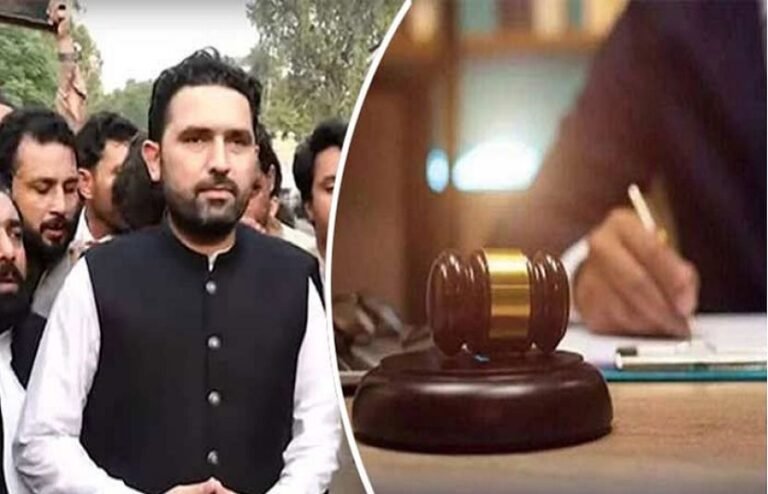 وزیر اعلیٰ خیبر پختونخوا کو گرفتار کر کے پیش کیا جائے