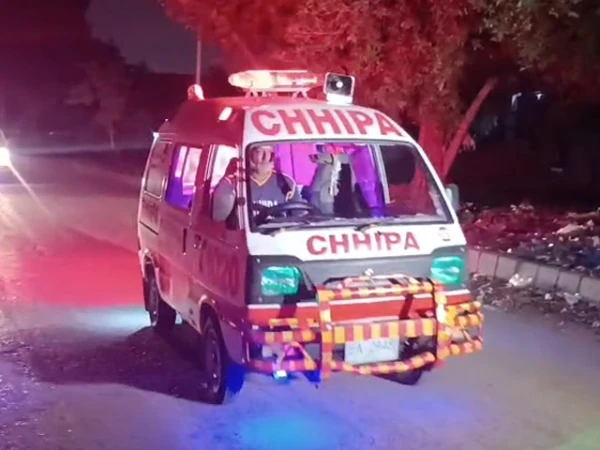 کراچی، شہر کے مختلف علاقوں میں فائرنگ اور تیز دھار آلے کے وار سے 3 افراد زخمی