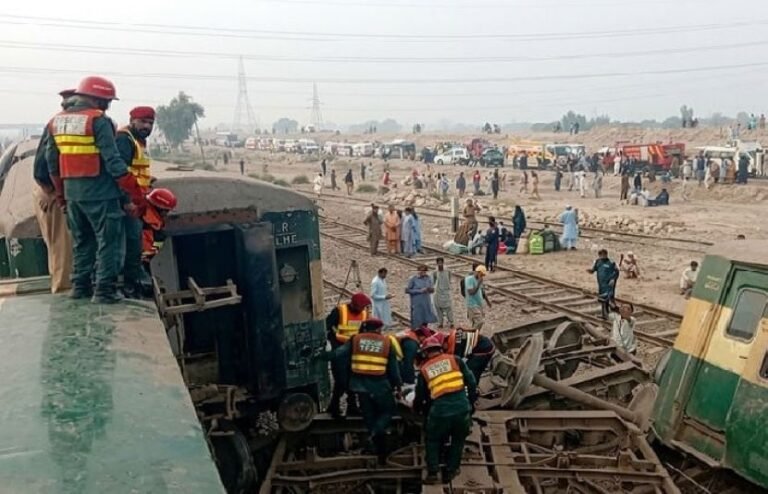 رحمان بابا ٹرین حادثے میں جاں بحق افراد کی تعداد 6 ہوگئی، 30 زخمی