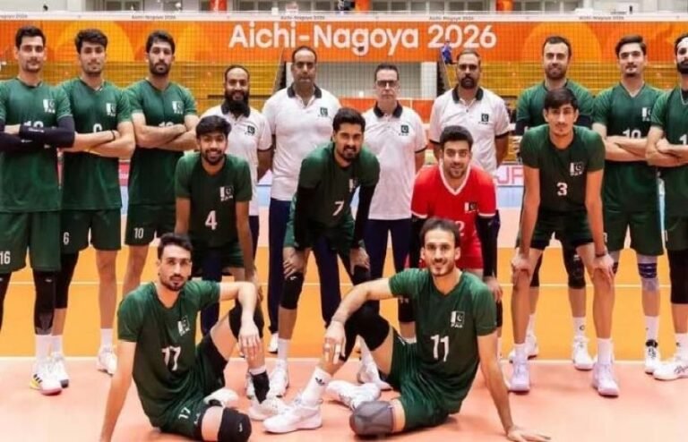 پاکستانی والی بال ٹیم نے حریف بھارت کو 0-3 سے شکست دے کر سیمی فائنل میں جگہ بنا لی