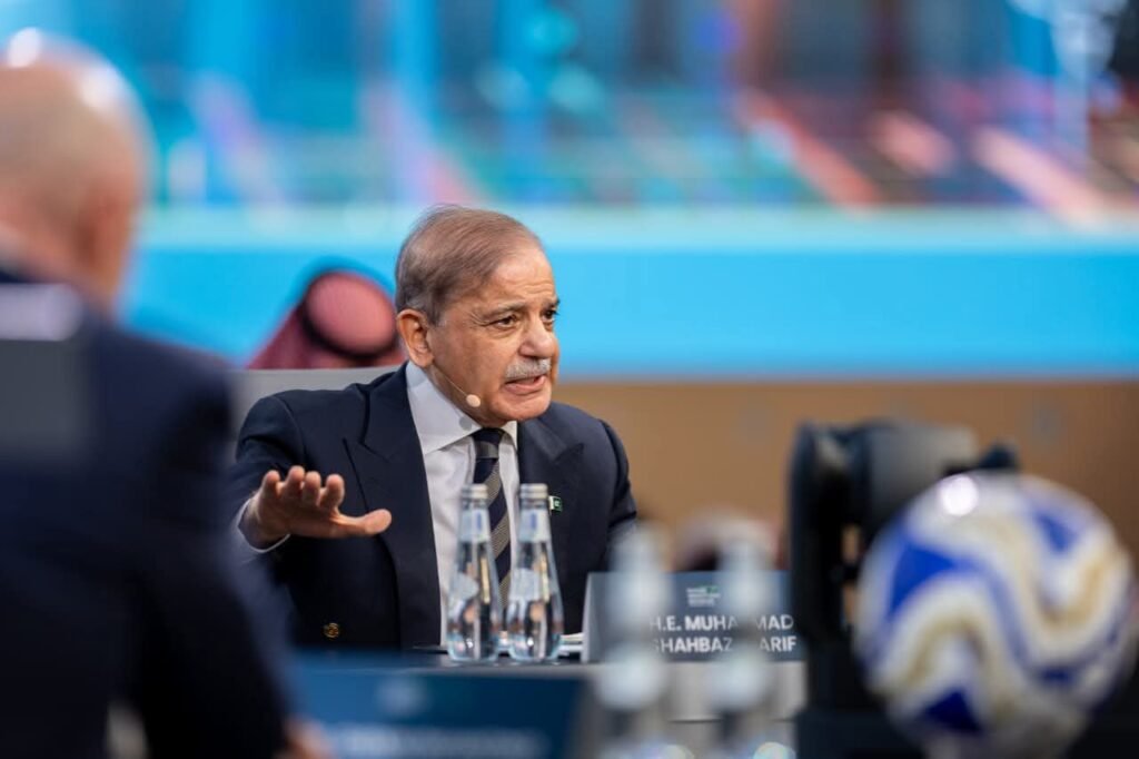 وزیر اعظم شہباز شریف کا “کیا انسانیت درست سمت میں جا رہی ہے؟” کے عنوان سے منعقدہ کانفرنس میں اظہارِ خیال 2 fb img 17617208140217508933530303783537