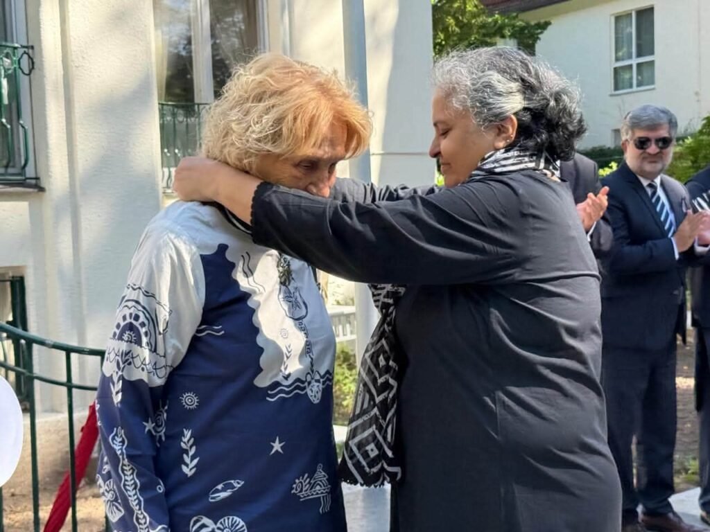 سفارت خانہ پاکستان برلن نے جشن آزادی کی تقریب حب الوطنی کے جوش و جذبے کے ساتھ منائی۔ 4 fb img 17868503926632750305628612187751
