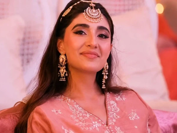hinajaved1787585653 0