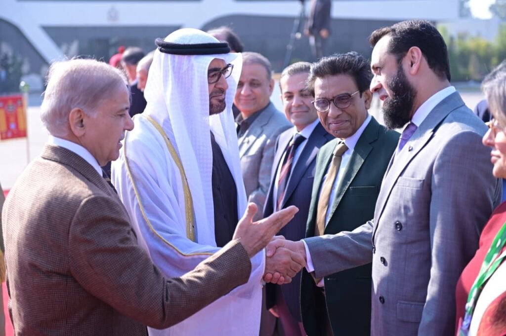 پاکستان اور یو اے ای کے رہنماؤں کا باہمی تعاون مزید مضبوط بنانے کے عزم کا اعادہ 3 img 20251226 wa15165457149510109801994