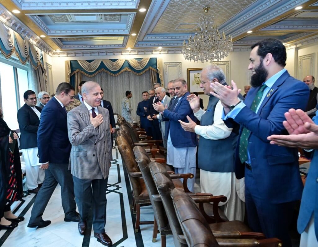 وزیرِ اعظم محمد شہباز شریف کی زیرِ صدارت وفاقی کابینہ کا اہم اجلاس ہوا۔ 2 img 20260408 wa2692945305035903995354