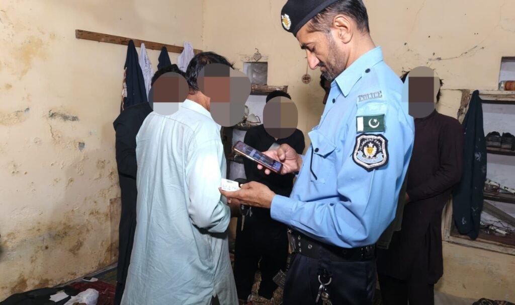 اسلام آباد میں وسیع پیمانے پر سیکورٹی کریک ڈاؤن: 57 ہزار سے زائد افراد کی چیکنگ 2 img 20260419 wa07753046900405661848569