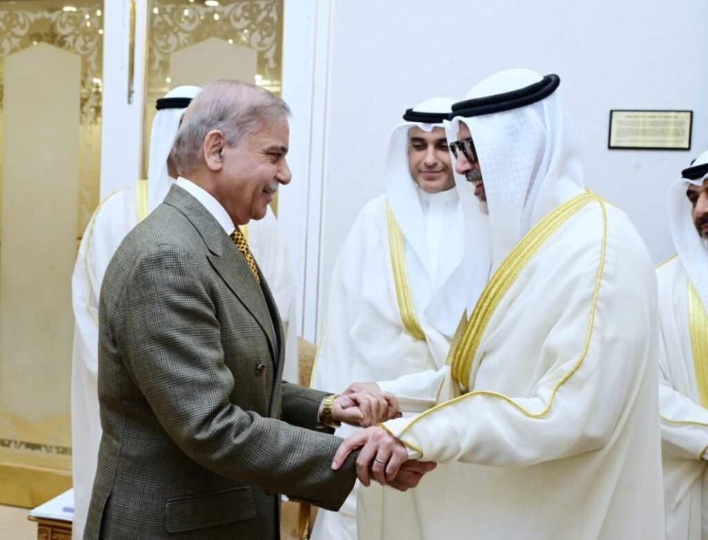 کویتی وزیر خارجہ کی وزیر اعظم شہباز شریف سے ملاقات؛ دونوں اطراف نے مضبوط دو طرفہ تعلقات اور علاقائی یکجہتی کا اعادہ کیا 2 img 20260729 wa2340342316777859184009