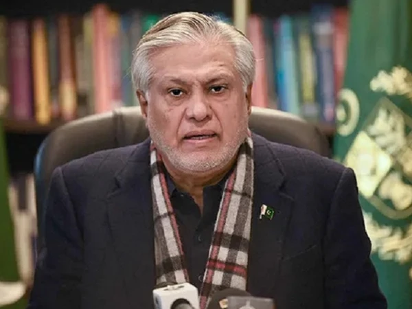 بھارت نے ائیربیس پر حملہ کر کے سپر غلطی کی تو پاک فوج نے اسکے دعوؤں کو پاش پاش کردیا، اسحاق ڈار 5 ishaq dar1766126955 0