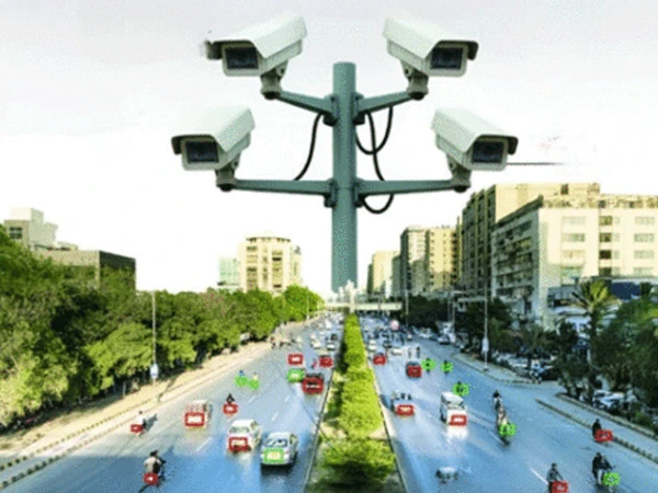 کراچی میں 14 روز کے دوران 48 ہزار ای چالان، معافی کیلیے 4.5 ہزار شہری پہنچ گئے