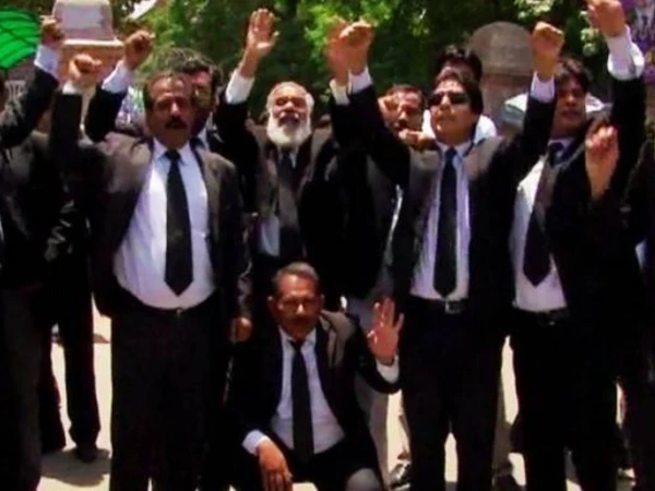 لاہور ہائیکورٹ بار کا خیبرپختونخوا میں گورنر راج کو سپریم کورٹ میں چلینج کرنے کا اعلان