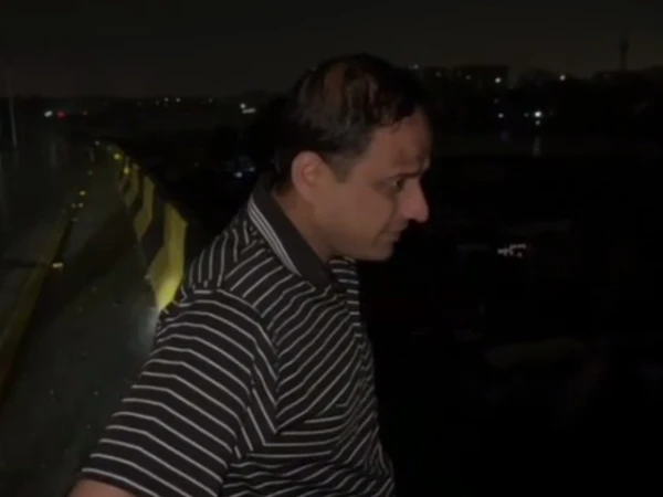 میئر کراچی مرتضی وہاب گل پلازہ پہنچ گئے، ریسکیو آپریشن مزید تیز کرنے کی ہدایت 104 murtaza wahab1757474640 0