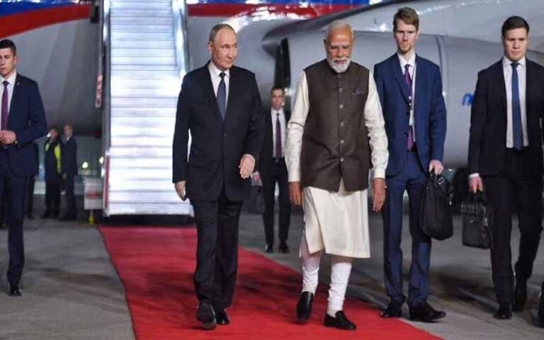 پیوٹن 2 روزہ دورے پر بھارت پہنچ گئے دو طرفہ تعلقات کی نئی سمت کیا ہوگی؟ 61 news 1764909270 4306