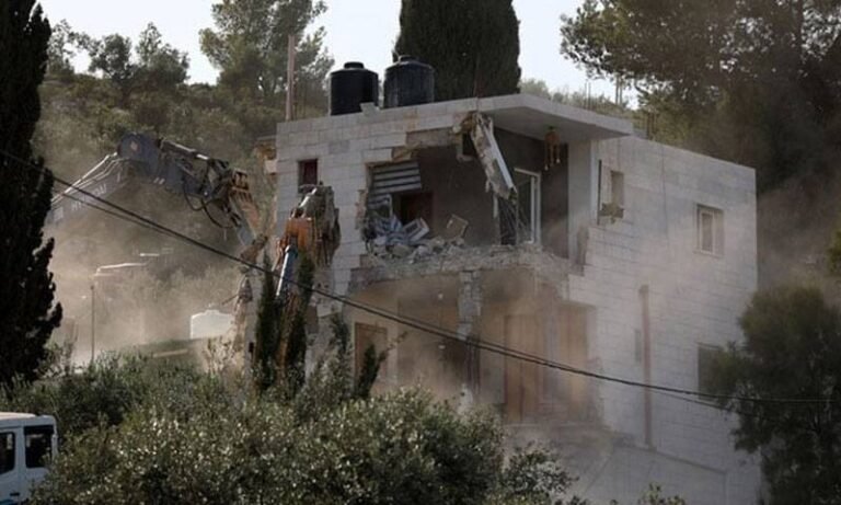 اسرائیل نے جنوبی سلوان میں 14 فلسطینی عمارتیں گرانا شروع کردیں