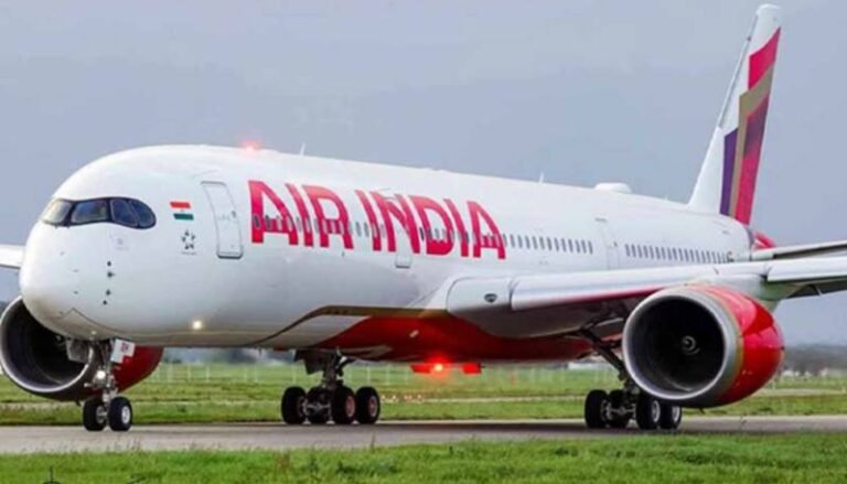 ایئر انڈیا کی پرواز 8 گھنٹے بعد واپس غلط طیارہ استعمال ہونے کا انکشاف 97 news 1774023912 5096