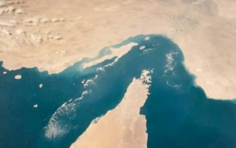  آبنائے ہرمز پھر بند  پاسداران انقلاب نےانتباہ کردیا